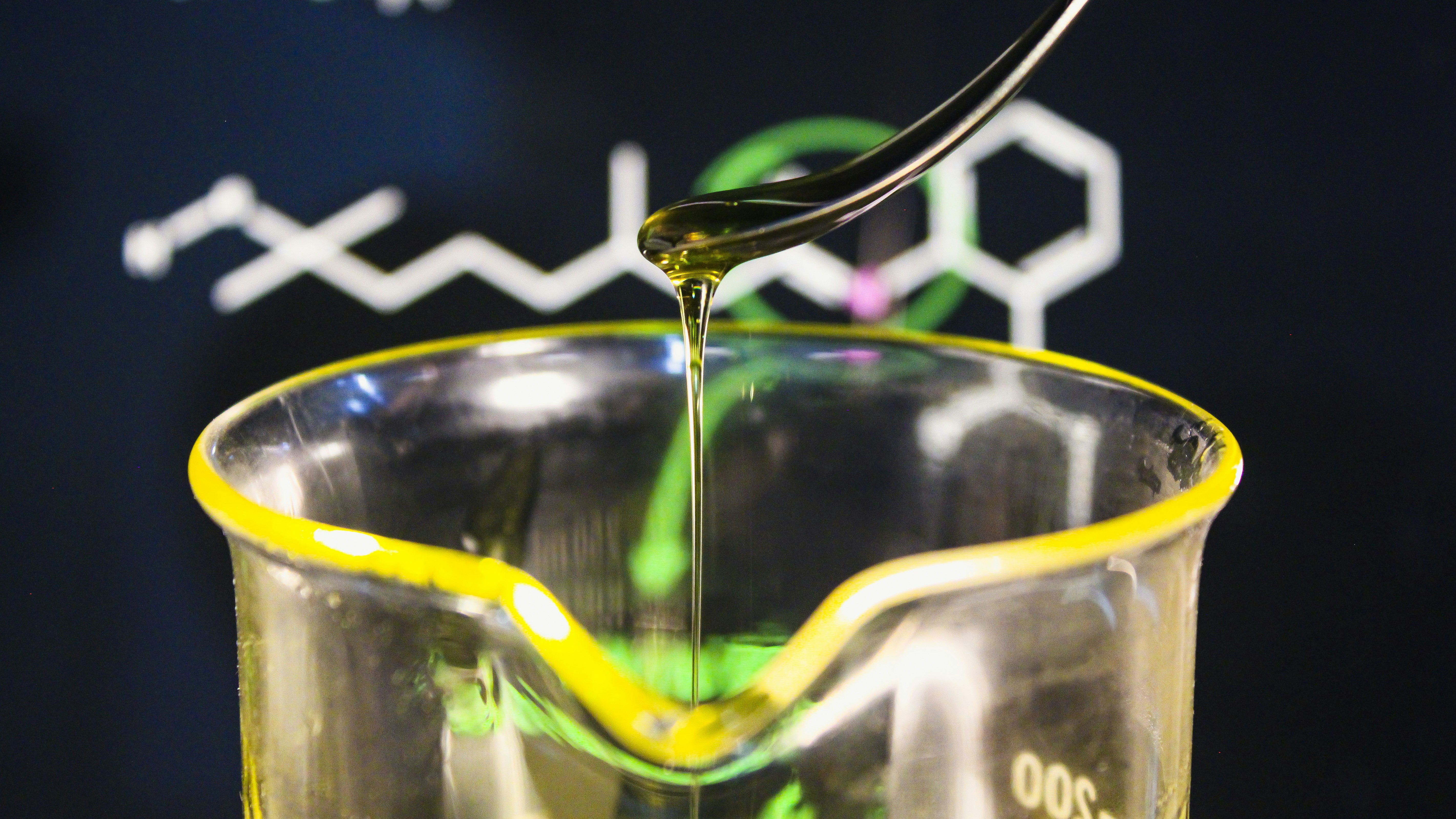 Diferencia entre CBD, THC, HHC y otros cannabinoides